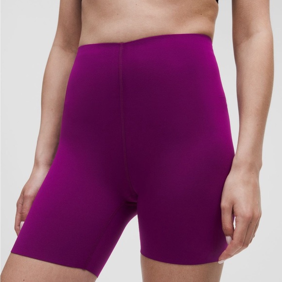 lululemon Glow Up Super-High-Rise
Short 6" - chilled grape size 10 - Picture 3 of 4